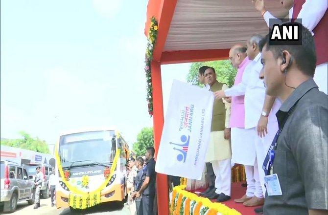 અમદાવાદને મળી ઈલેક્ટ્રિક બસોની ભેટ, અમિત શાહે કર્યું લોકાર્પણ