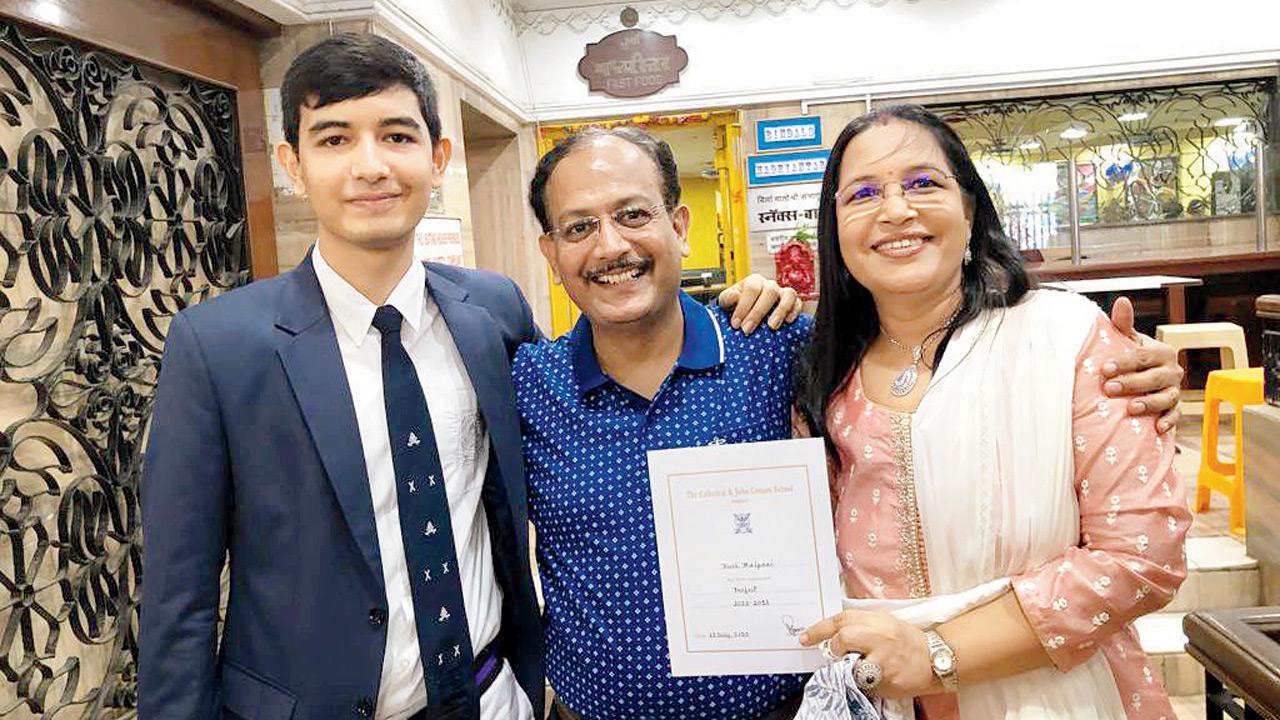 કુશ માલપાણી પરિવાર સાથે