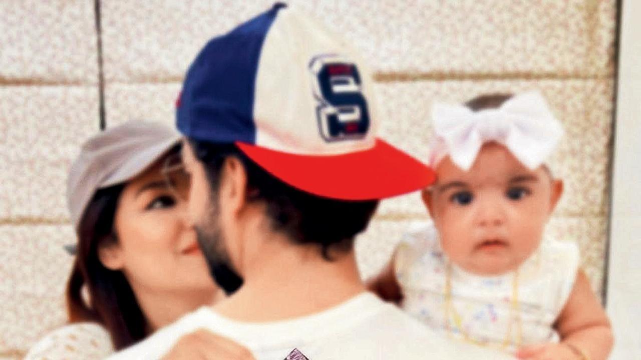 દેબિના બૉનરજી, ગુરમીત ચૌધરી અને તેમની દીકરી