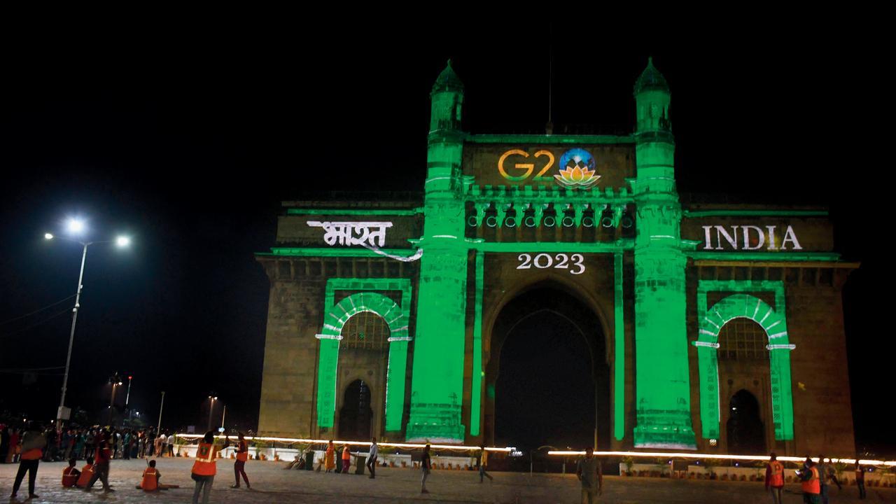 G20 સમિટ દરમ્યાન ગઈ કાલે એના ડેલિગેટ્સે ગેટવે ઑફ ઇન્ડિયાની મુલાકાત લીધી હતા (તસવીર : આશિષ રાજે)