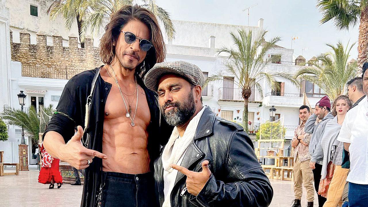 ઍબ્સ દેખાડતાં શરમાતો હતો શાહરુખ