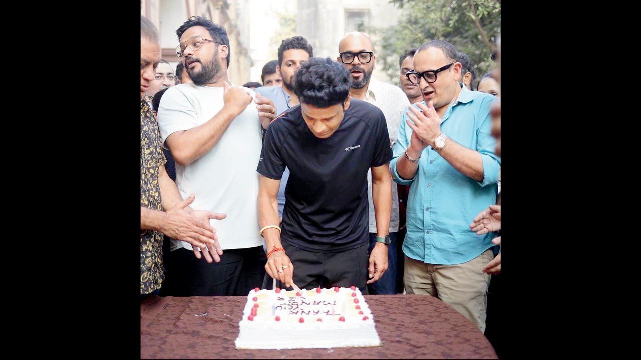 ફિલ્મના ક્લોઝિંગ સીનની ક્લિપ તેણે ઇન્સ્ટાગ્રામ પર શૅર કરી છે. એમાં એ સીન પૂરો થતાં જ ફિલ્મની ટીમ કેક-કટિંગ પણ કરે છે.