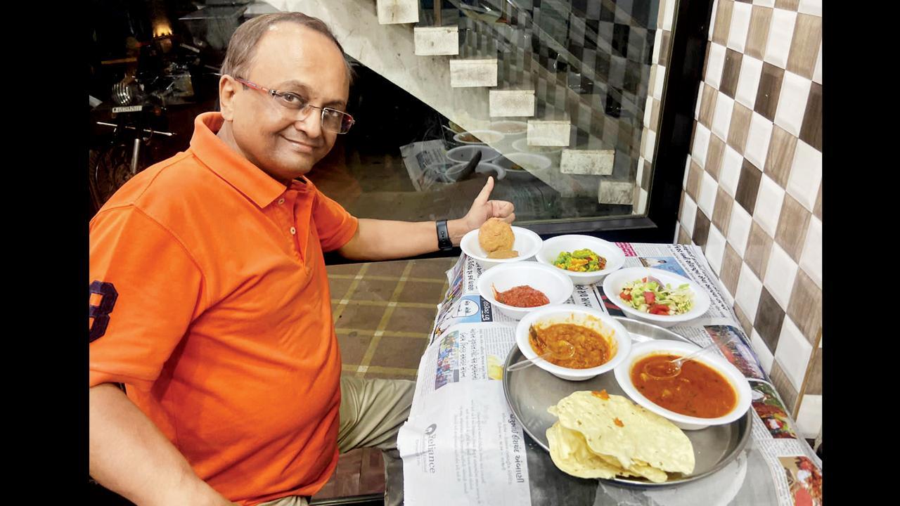 મધપૂડો તીખો પણ હોય એવું તો પહેલી વાર જોયું
