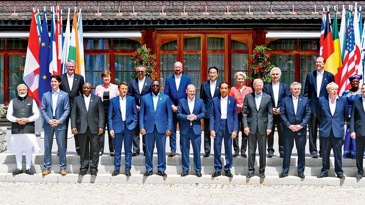 જર્મનીના ઇલ્માઉમાં જી-૭ સ​મિટ શરૂ થાય એ પહેલાં વૈશ્વિક નેતાઓ સાથે વડા પ્રધાન નરેન્દ્ર મોદી