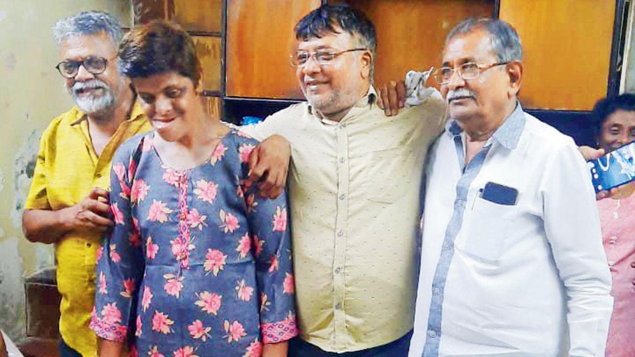 અંધેરીથી મળી આવ્યા બાદ પરિવાર સાથે રંજન ભેદા