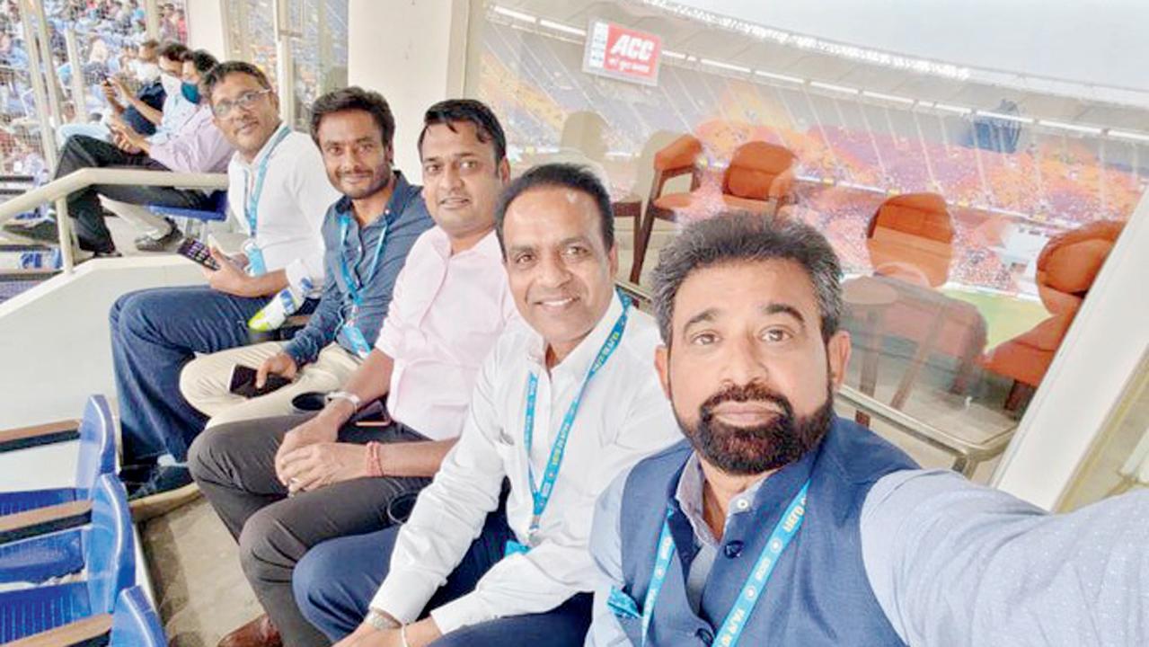 ચેતન શર્માના ચૅરમૅનપદવાળી સમિતિમાં દેબાશિષ મોહંતી, હરવિન્દર સિંહ અને સુનીલ જોષી હતા