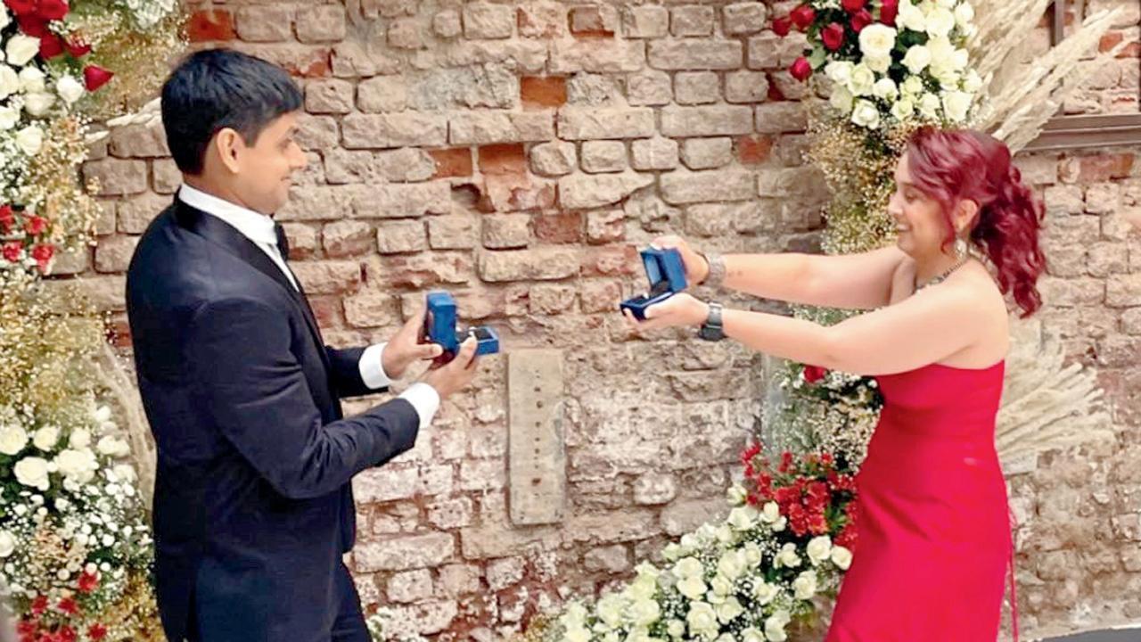 બૉયફ્રેન્ડ નૂપુર શિખરે સાથે સગાઈ કરી આમિરની દીકરી આયરાએ