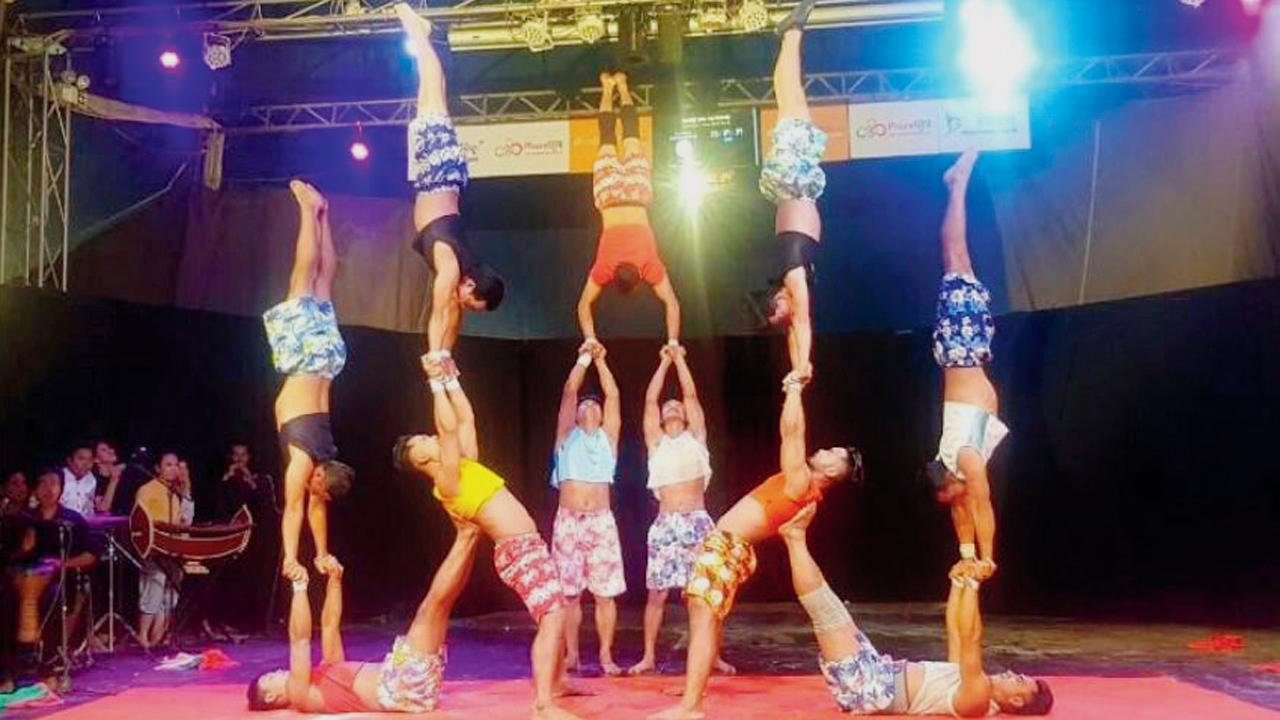 કમ્બોડિયન્સ સર્કસ