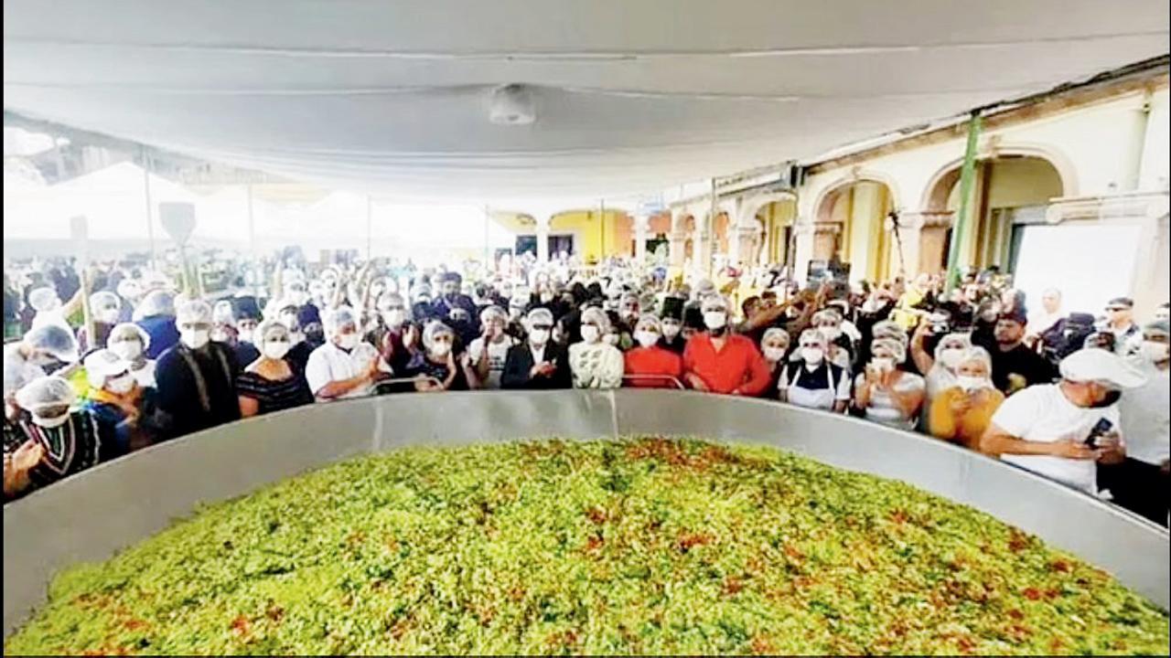 મેક્સિકોના શહેરમાં ૪૫૩૫ કિલો ગ્વાકામોલ ચટણી બનાવવાનો રેકૉર્ડ