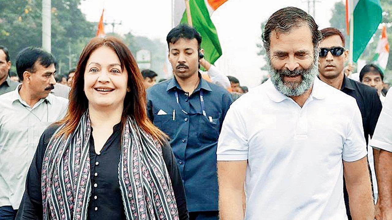 પૂજા ભટ્ટ અને રાહુલ ગાંધી