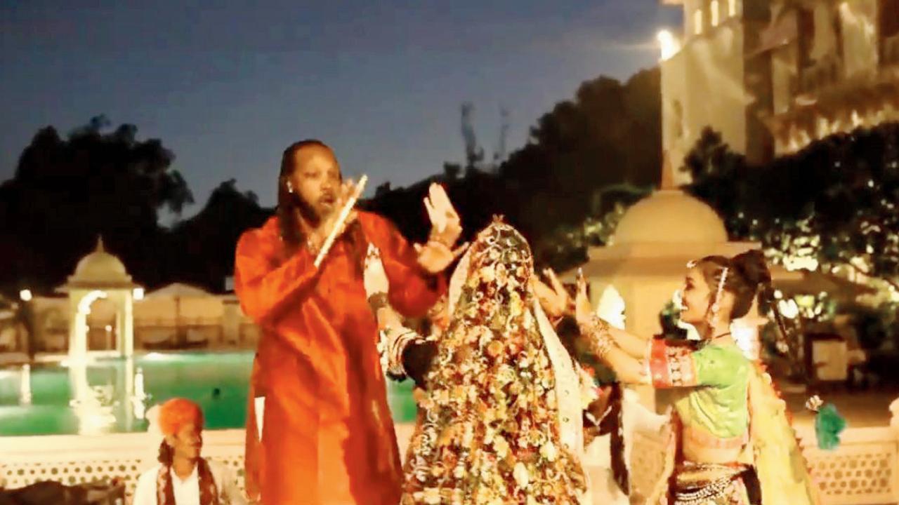 ક્રિસ ગેઇલ જોધપુરમાં રમ્યો ગરબા