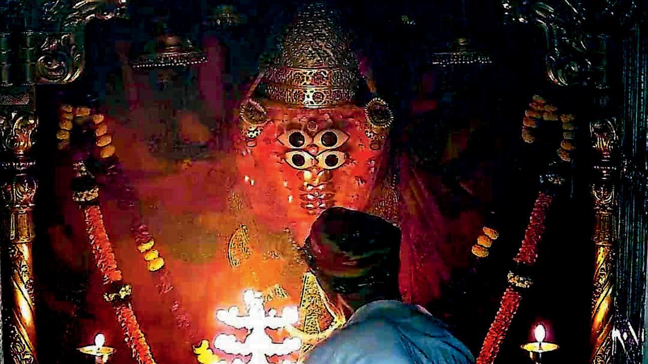 માતાના મઢે હિલોળે ચડ્યો આસ્થાનો મહાસાગર