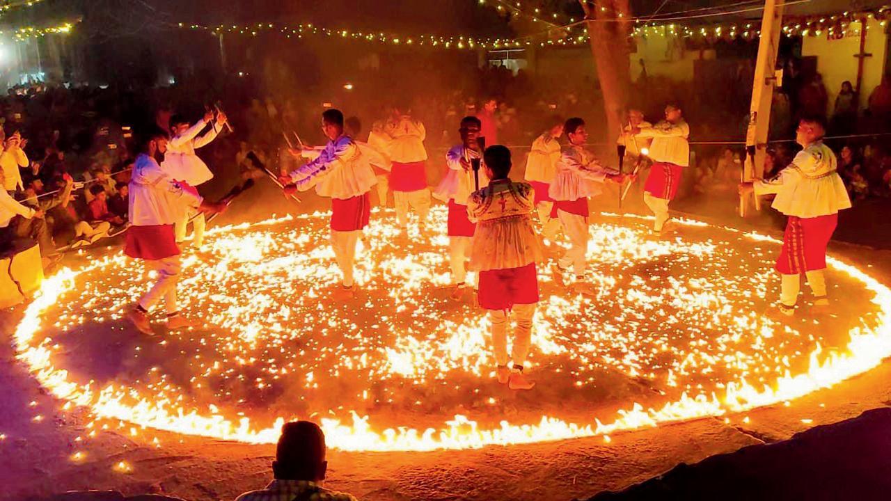 જામનગરમાં અંગારા પર રમાતો મશાલ-રાસ