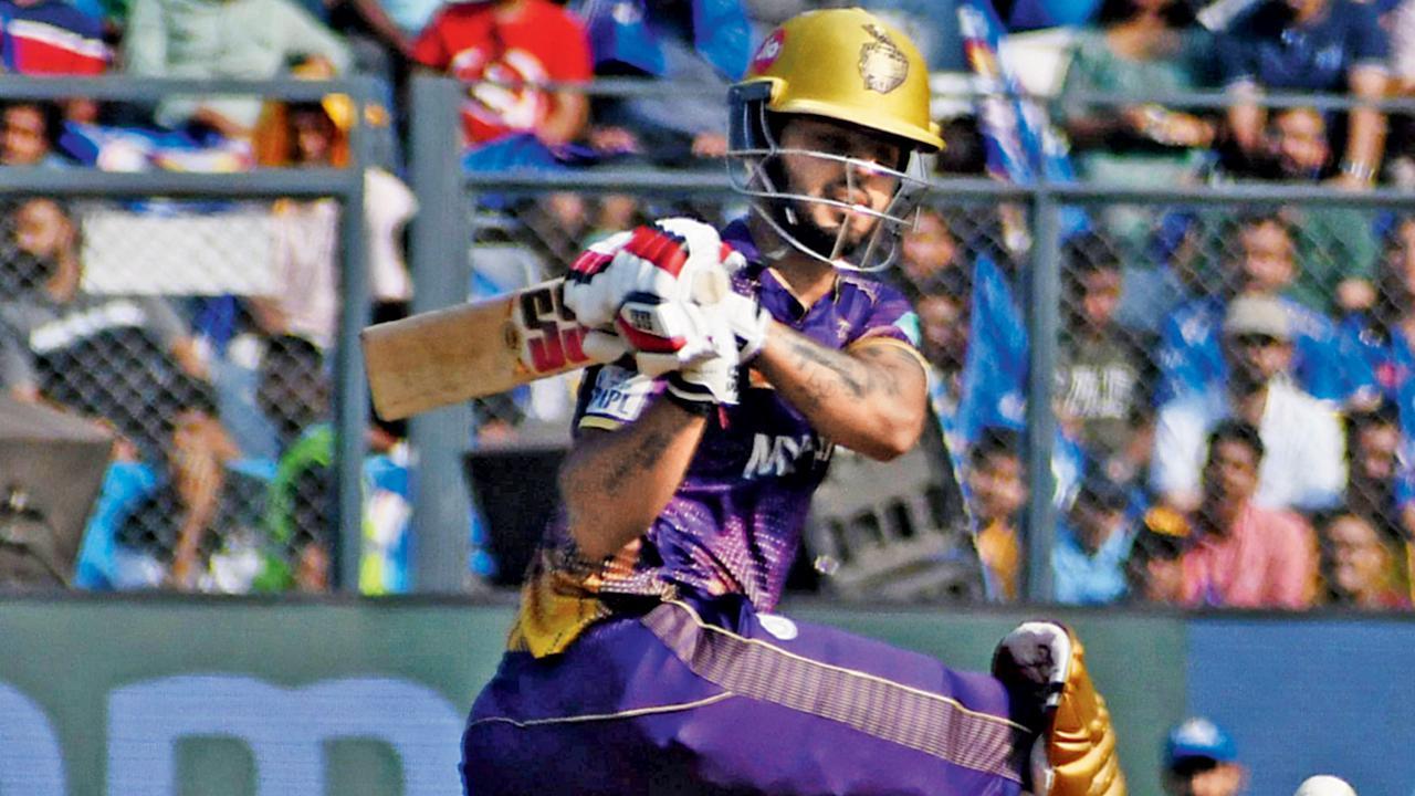 વેન્કટેશના ૯ સિક્સર, ૬ ફોર સહિતના ધમાકેદાર ૧૦૪ રન એળે ગયા હતા. તસવીર આશિષ રાજે