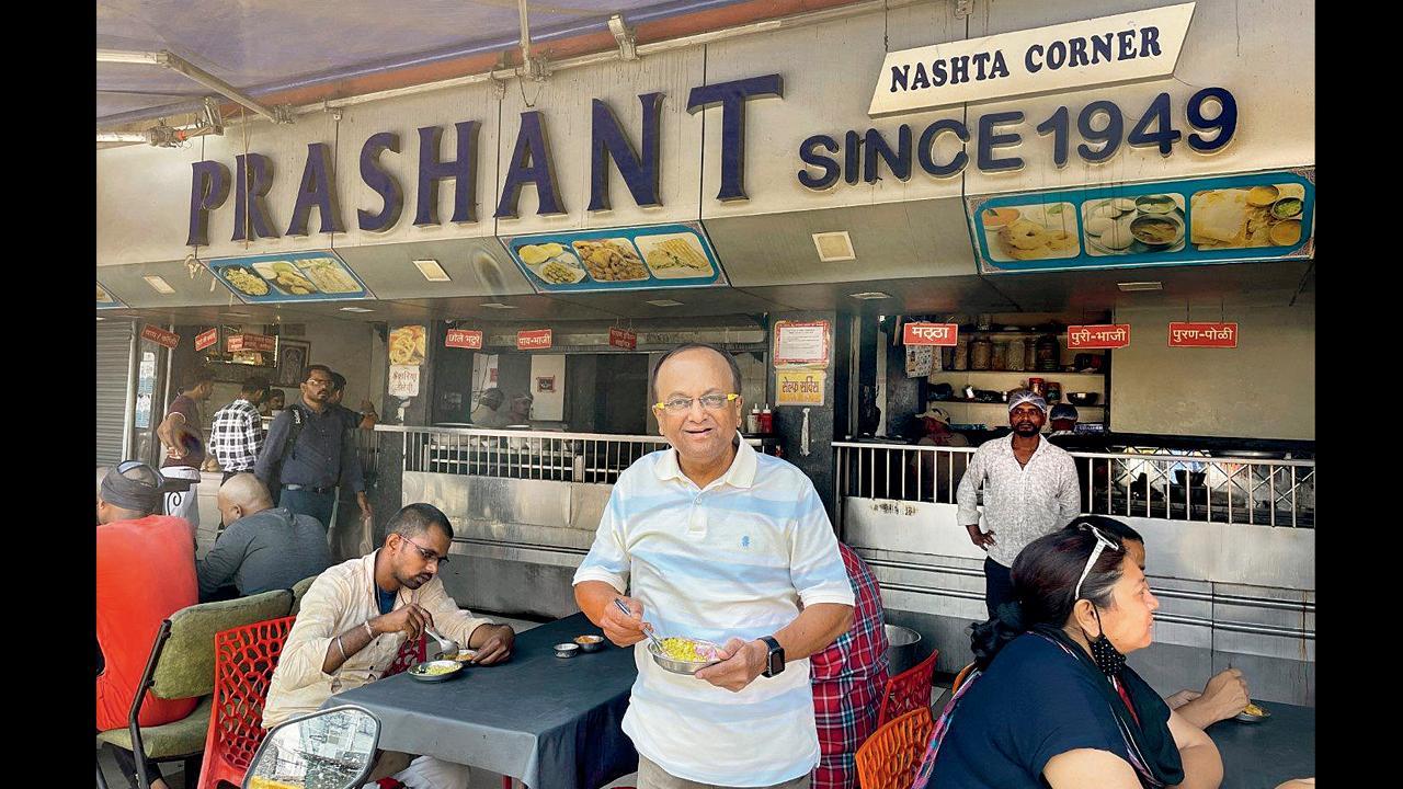 ચાલો જઈએ ઇન્દોરને પૌંઆના રવાડે ચડાવનારા પ્રશાંત નાસ્તા કૉર્નરમાં
