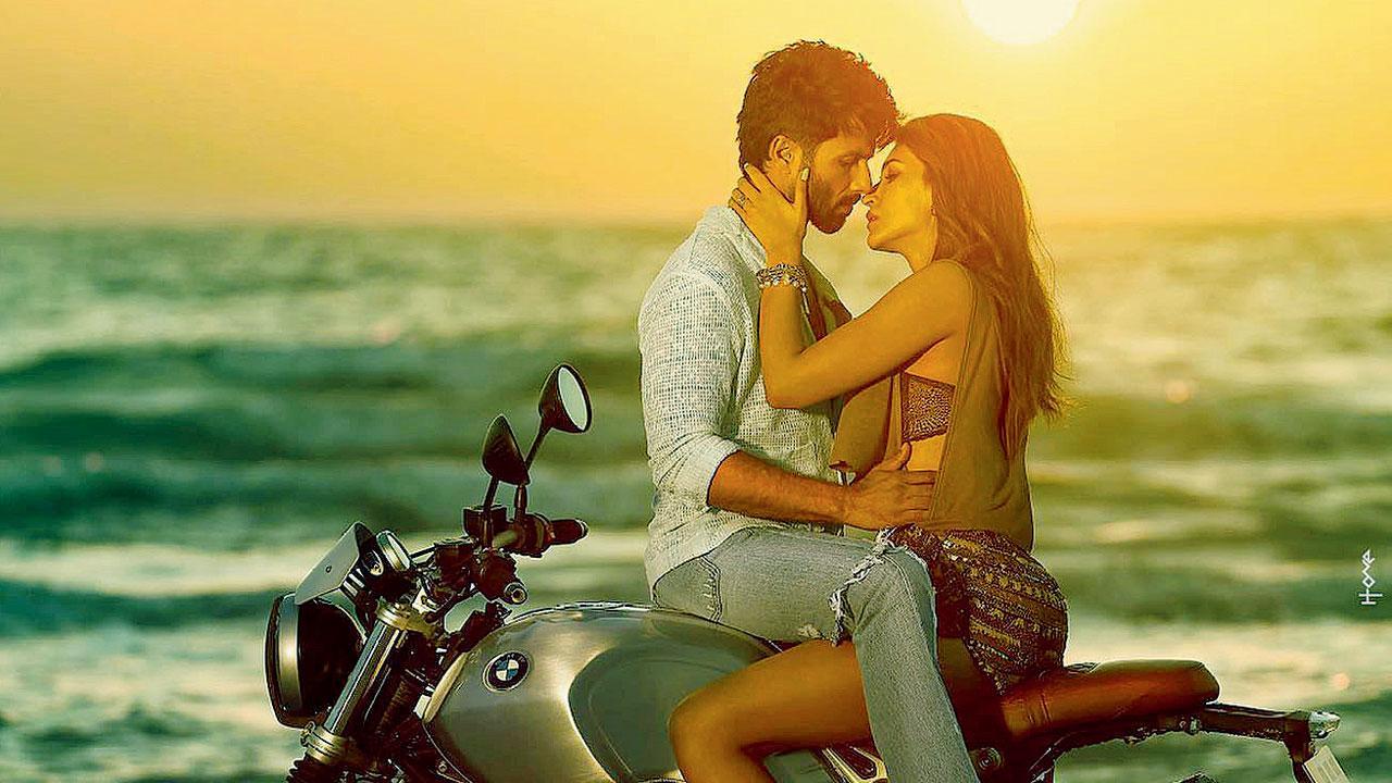 અનટાઇટલ ફિલ્મનું શૂટિંગ  પૂરું કર્યું શાહિદ અને ક્રિતીએ