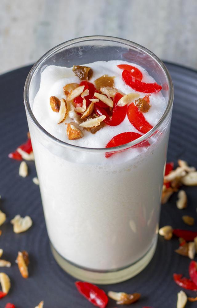 બીમારીઓને દૂર રાખશે એક ગ્લાસ લસ્સી