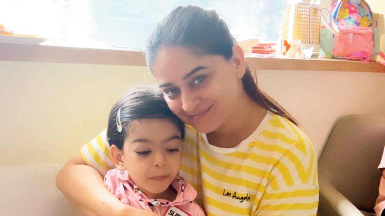 માહી વીજ અને દીકરી તારા