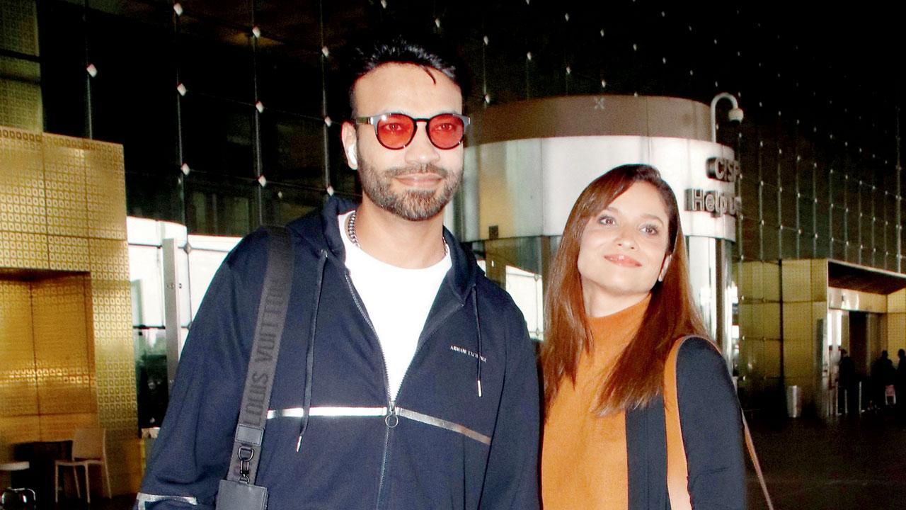  અંકિતા લોખંડે તેના હસબન્ડ વિકી જૈન સાથે 