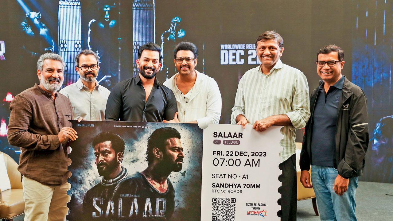 ‘સાલાર’ની સૌથી પહેલી ટિકિટ ખરીદી રાજામૌલીએ