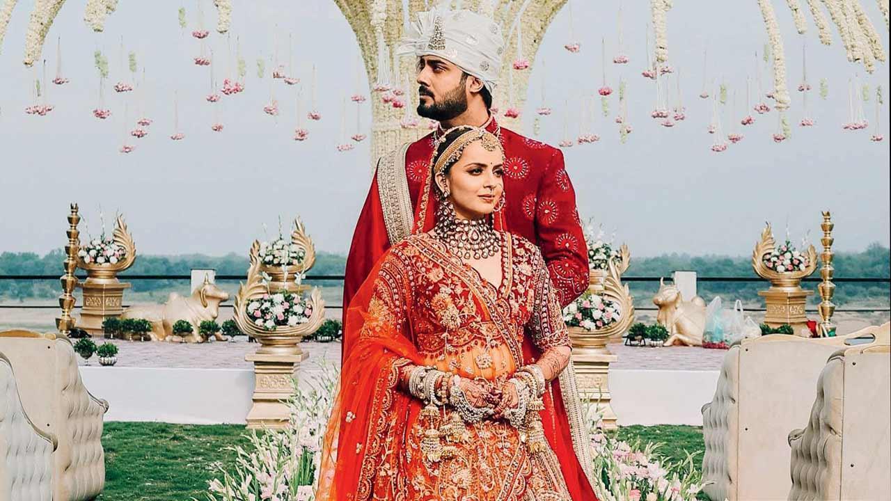 શ્રેણુ પરીખ અને અક્ષય મ્હાત્રે