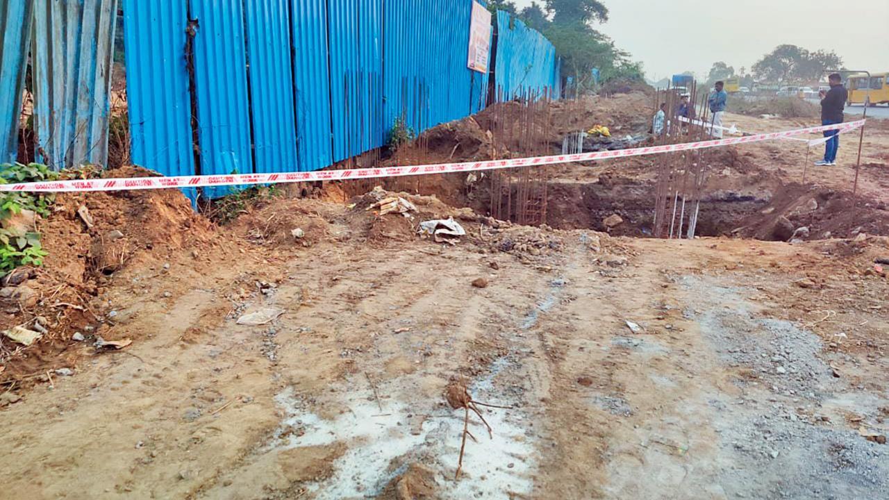 મુંબઈ-અમદાવાદ નૅશનલ હાઇવે પર દસ નવા ફુટ ઓવરબ્રિજ બનવાની શરૂઆત થતાં અકસ્માતનું પ્રમાણ ઘટવાની આશા છે.