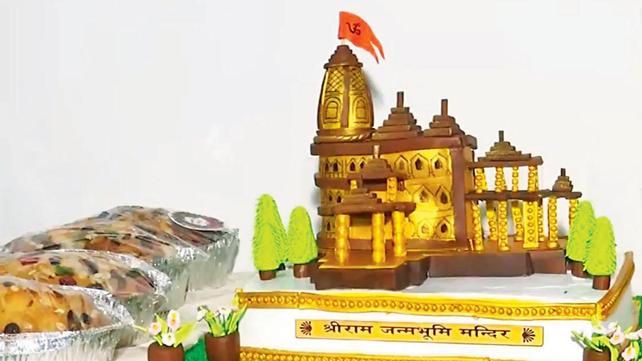 રામમંદિરની થીમ પર ક્રિસમસ કેક