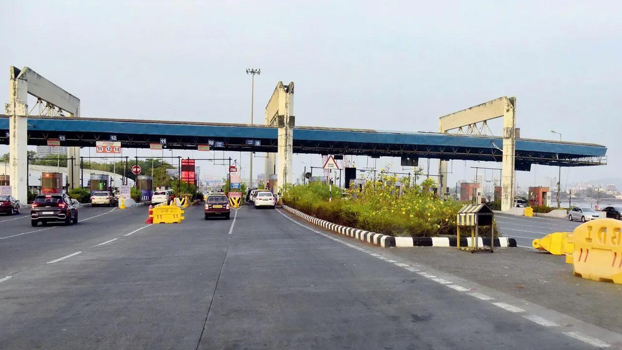 ટોલ પ્લાઝાની પ્રતીકાત્મક તસવીર