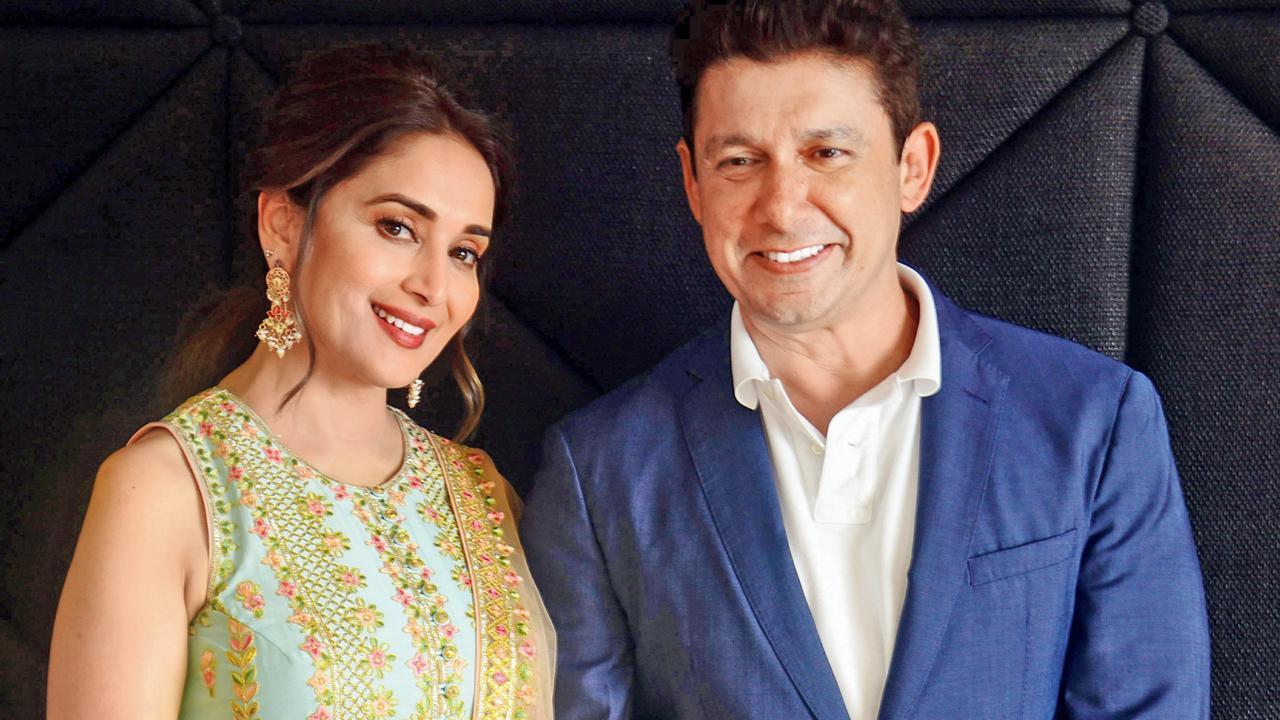 માધુરી દી​ક્ષિત અને ડૉક્ટર શ્રીરામ નેને