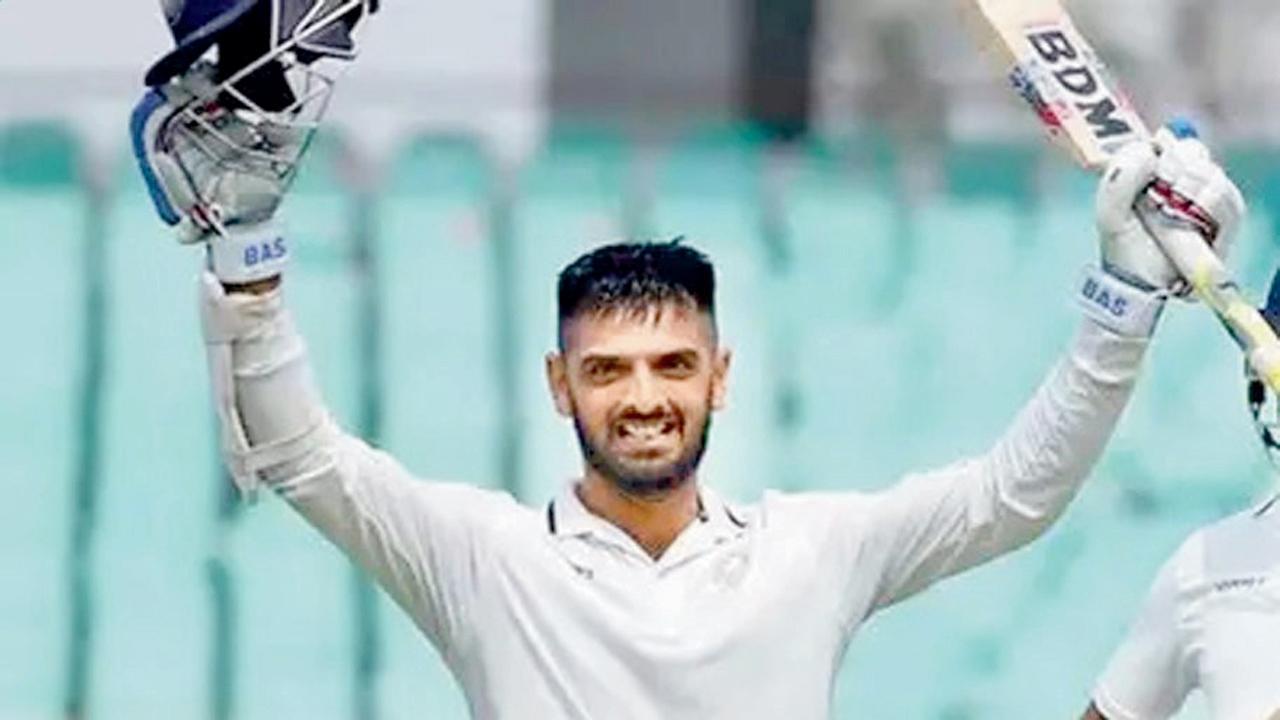 સૌરાષ્ટ્રનો કૅપ્ટન અર્પિત વસાવડા (ઉપર) ગઈ કાલે ૧૦૦ બૉલમાં ૪૪ રન બનાવીને નૉટઆઉટ હતો. તેની ૧૧મી સદી સૌરાષ્ટ્રને બચાવી શકે. ચિરાગ જાની ૩૫ રને રમી રહ્યો હતો.