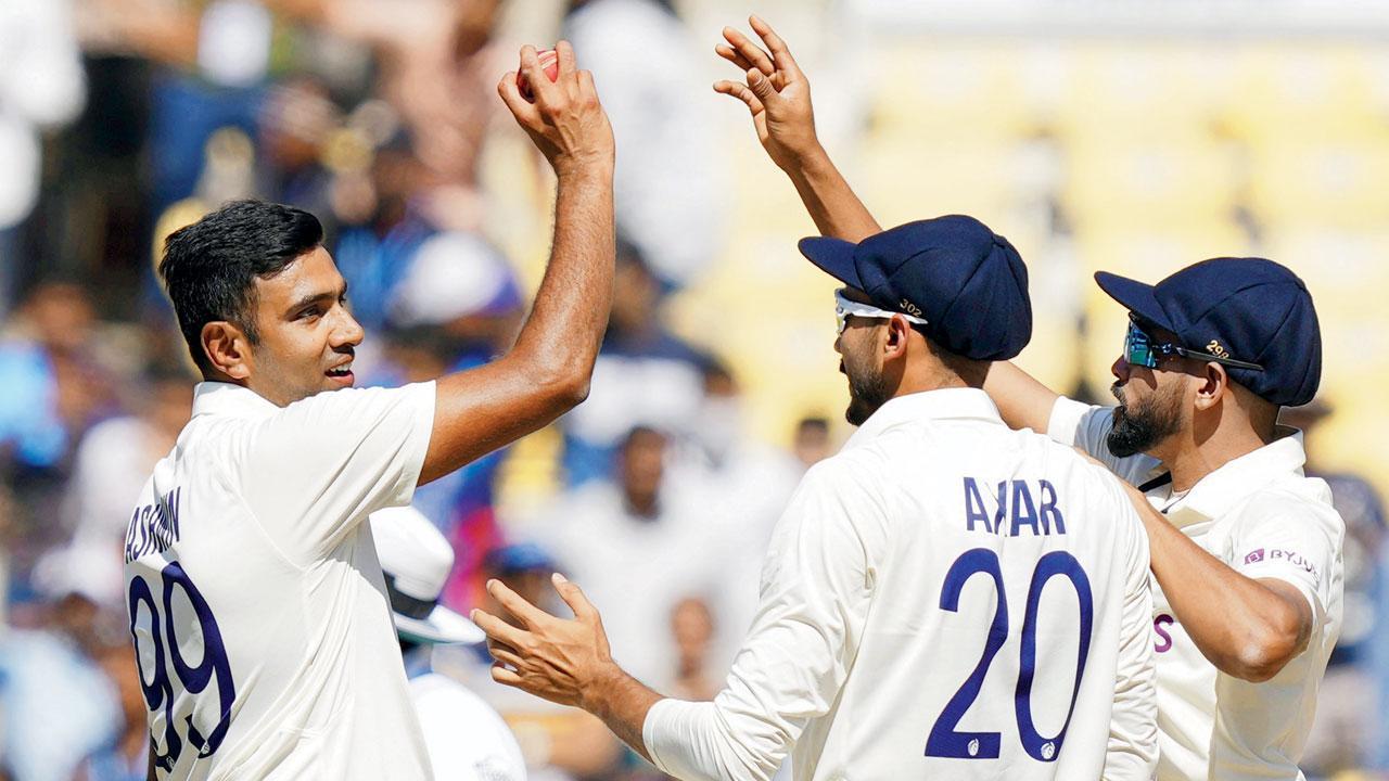 નાગપુર ટેસ્ટમાં વિકેટની ઉજવણી કરતો રવિચન્દ્રન અશ્વિન.