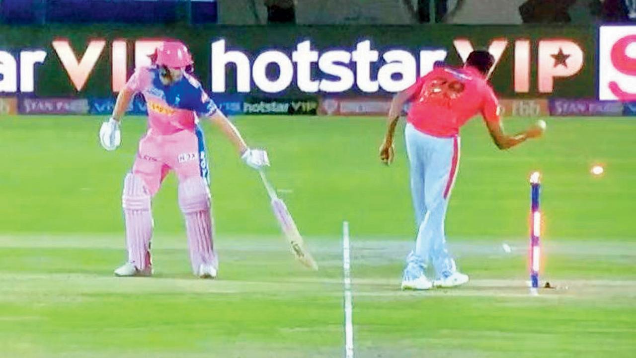 અશ્વિને એક મૅચમાં બૉલ ફેંકતાં પહેલાં રાજસ્થાનનો બૅટર જૉસ બટલર નૉન-સ્ટ્રાઇક એન્ડ પરની ક્રીઝની બહાર નીકળી ગયો ત્યારે અશ્વિને તેને રનઆઉટ કરી દેતાં મોટો વિવાદ થયો હતો અને એમસીસીએ ખાસ તો એ ઘટના પછી જ નિયમ બદલવાની શરૂઆત કરવી પડી હતી.