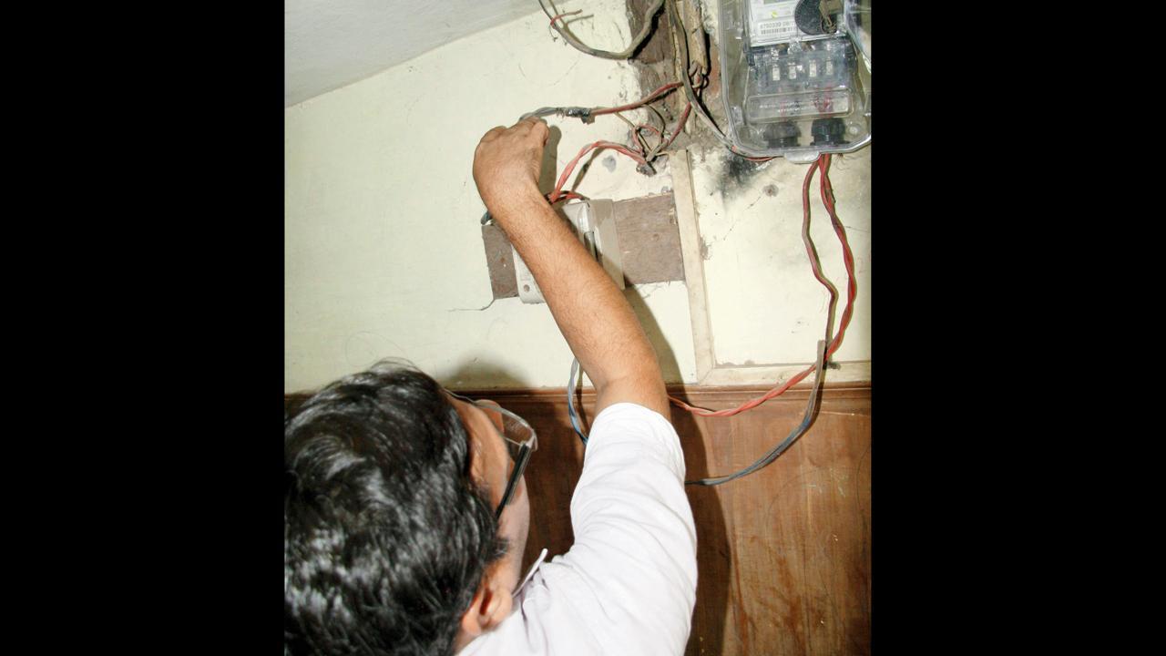 પાવર કંપનીને મૂરખ બનાવતો ‘પાવરફુલ’ ચીટર આખરે પકડાયો