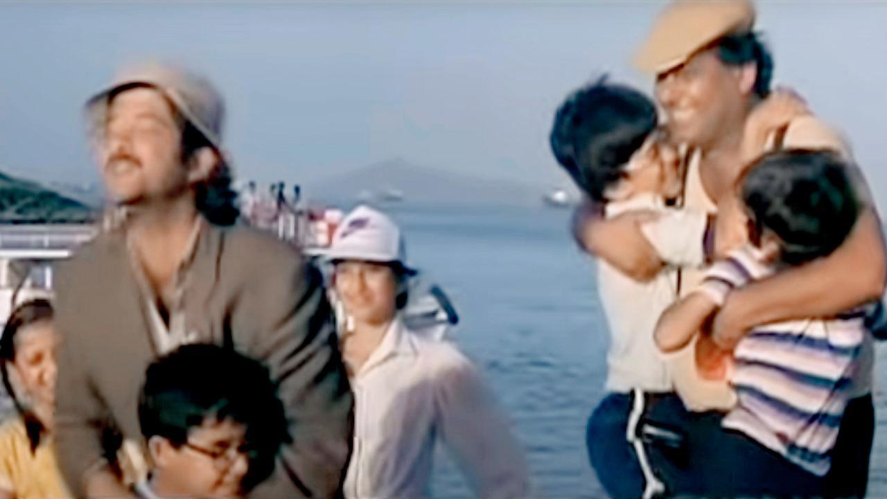 સબ કી આંખોં મેં ફરિયાદ હૈ, સબ કે દિલ મેં તેરી યાદ હૈ તૂ નહીં હૈ તેરી પ્રીત હૈ, ઝિંદગી કી યહી રીત હૈ...