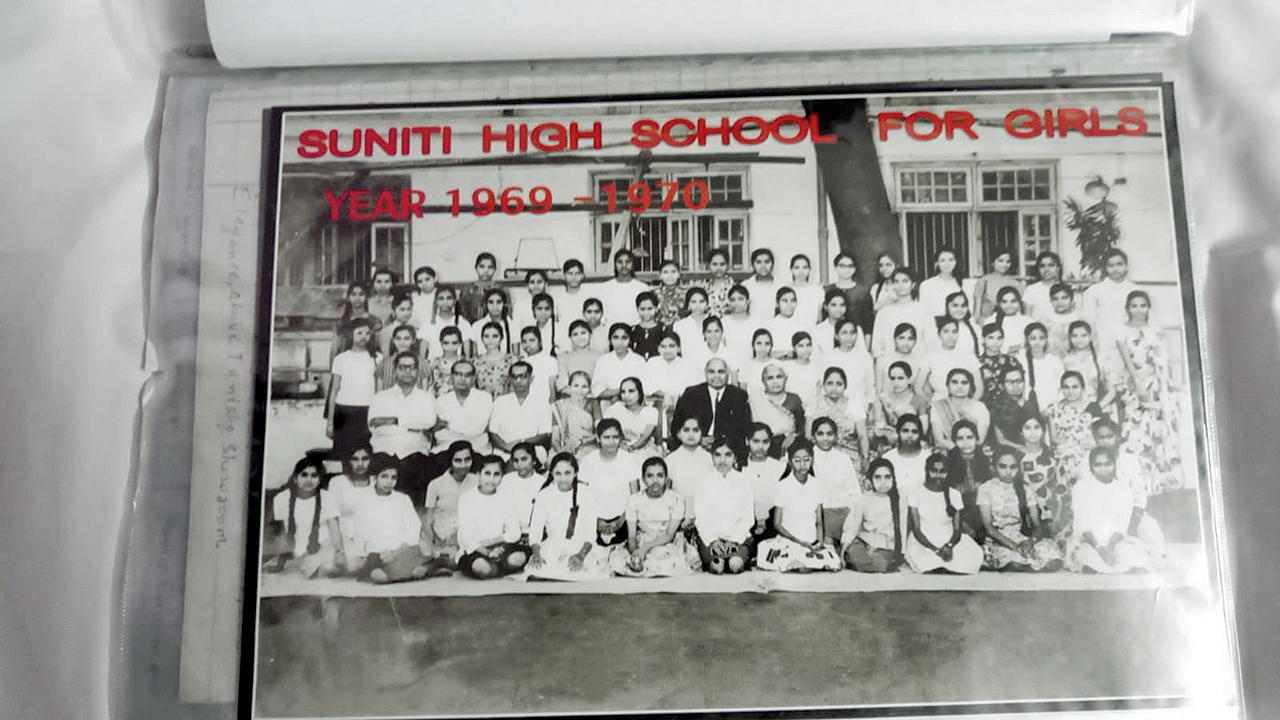 ૫૩ વર્ષ પહેલાંની આ તસવીર જોઈને ‘પૈચાન કૌન’ રમવાની મજા માણી આ દાદીઓએ