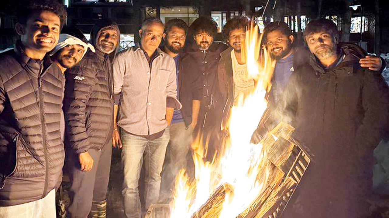 કાશ્મીરની ઠંડીનો આનંદ લઈ રહી છે ‘લિયો’ની ટીમ