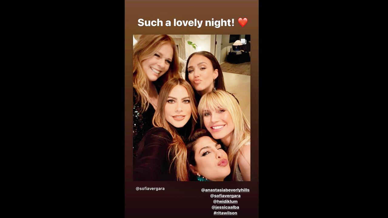 પ્રિયંકા ચોપડા જોનસ, સોફિયા વર્ગારા, જેસિકા આલ્બા, હેડી ક્લમ અને રીટા વિલ્સન