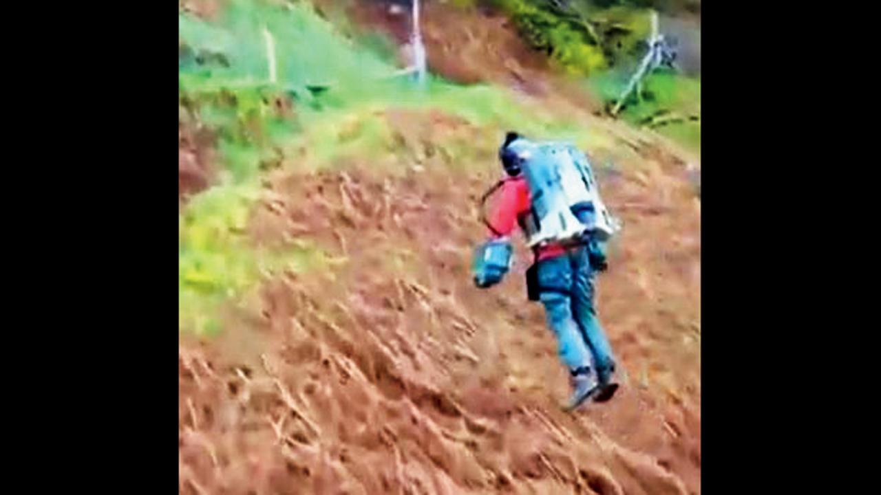 આનંદ મહિન્દ્રના મતે ઊડી શકાય એવા સૂટ રેસ્ક્યુ ઑપરેશનમાં થશે મદદરૂપ