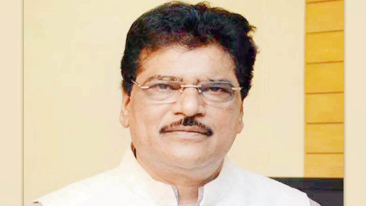 હવે ભૂતપૂર્વ આરોગ્યપ્રધાનની કારને થયો અકસ્માત