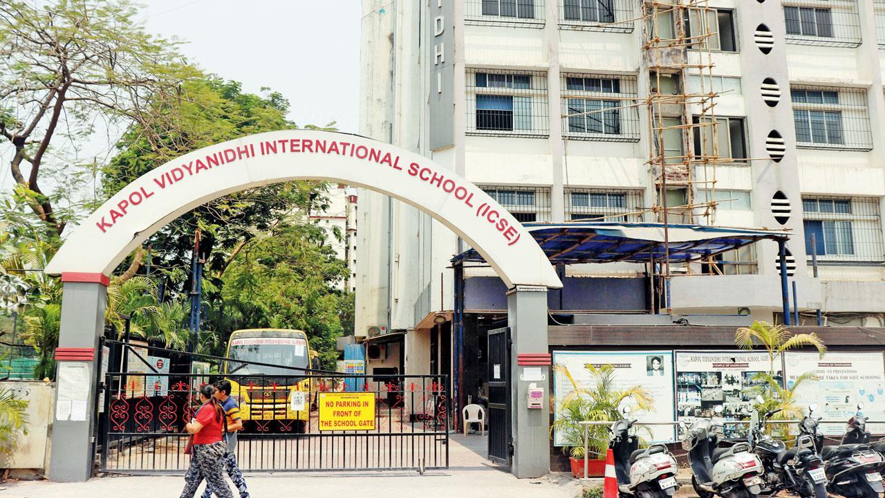 કપોળ વિદ્યાનિધિમાં અઝાન વગાડનાર સસ્પેન્ડેડ ટીચરને પાછાં લેવાની છે હિલચાલ?