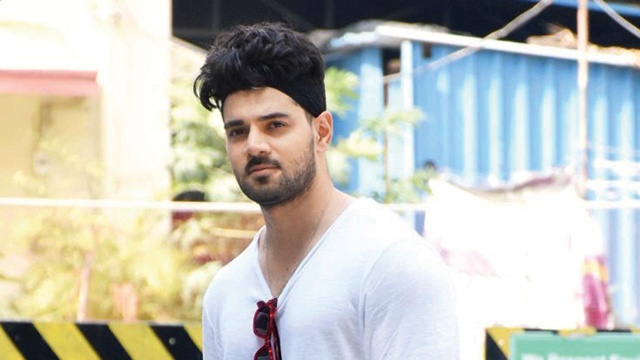 સૂરજ પંચોલીન