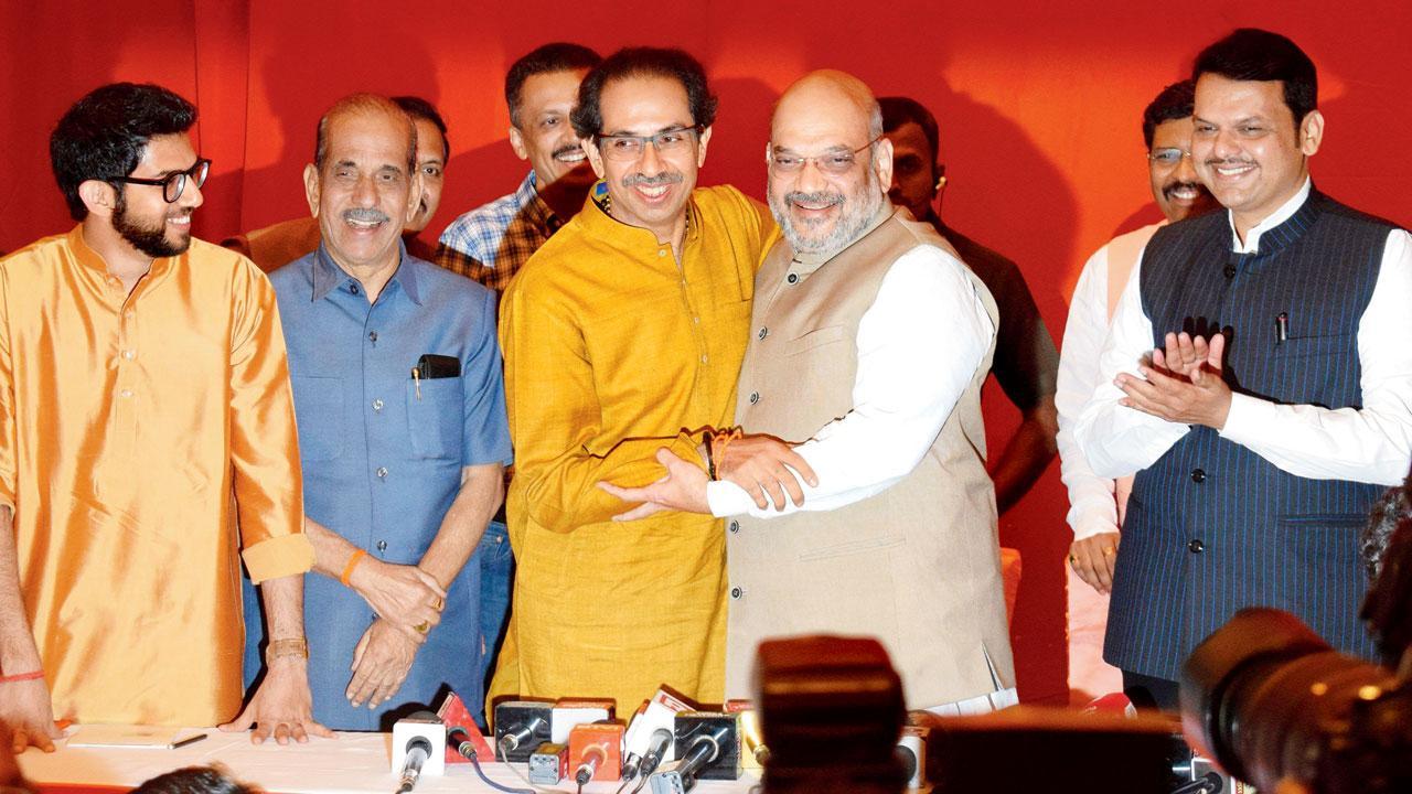 ૨૦૧૯માં શિવસેના અને ભાજપની યુતિની જાહેરાત થઈ હતી એ સમયની તસવીર.  આશિષ રાજે