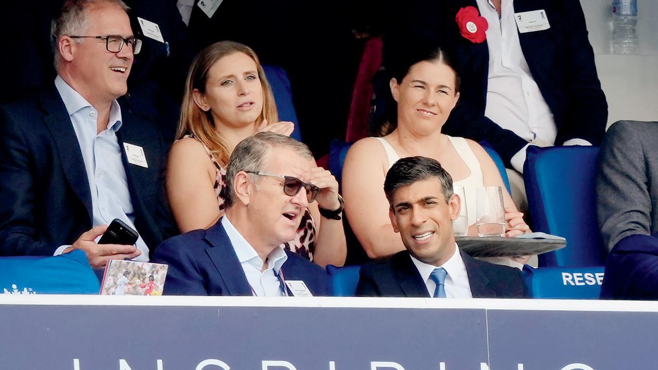 શનિવારે લૉર્ડ‍્‍સના મેદાનમાં બ્રિટનના વડા પ્રધાન રિશી સુનક. તસવીર એ.એફ.પી.