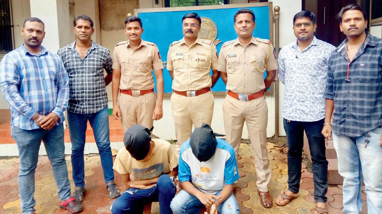 સમતાનગર પોલીસે સ્પાઇડરમૅન તરીકે ચડી જતા બે આરોપીની ધરપકડ કરી હતી