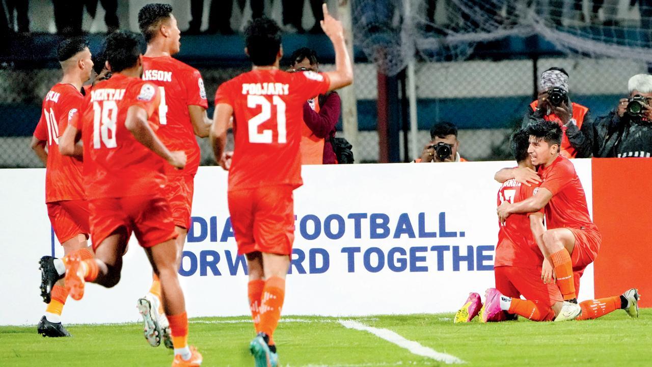 ભારતે ગઈ કાલે કુવૈતને પેનલ્ટીમાં ૫-૪થી હરાવ્યું. મુખ્ય મૅચ ૧-૧થી ડ્રૉ રહી હતી. લીગ રાઉન્ડમાં પણ તેમની મેચ ૧-૧થી ડ્રૉ ગઈ હતી.