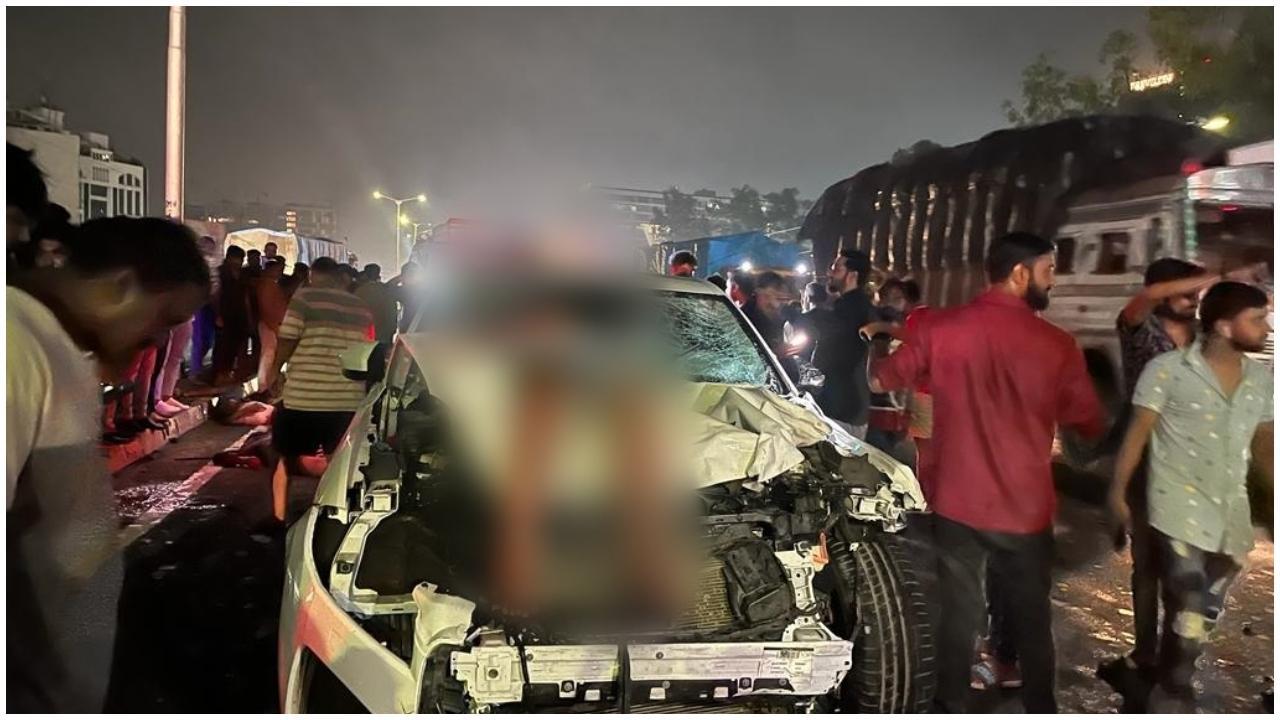 આ તસવીર વિચલિત કરી શકે છે – અમદાવાદમાં બુધવારે રાત્રે થયેલા ભયાનક અકસ્માતમાં વેરવિખેર પડેલા મૃતદેહ.