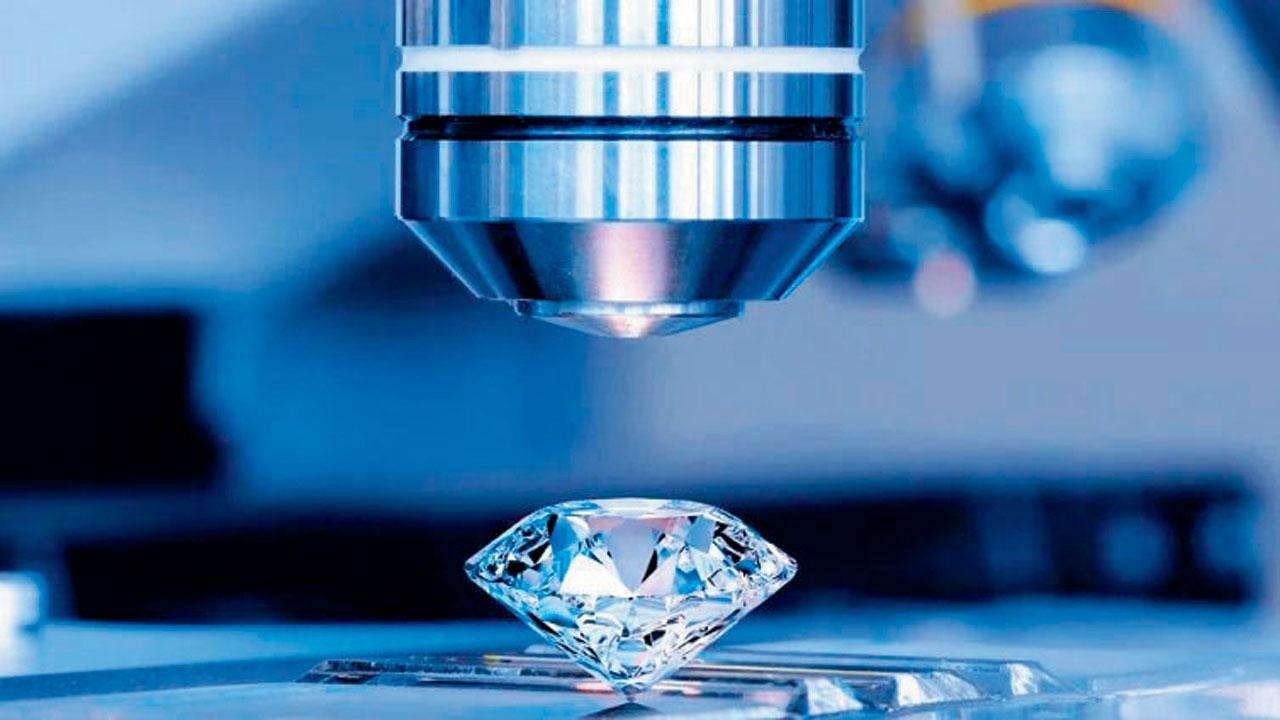 લોકોના 500 કરોડ રૂપિયા ફસાયા હોવાનો અંદાજ છે