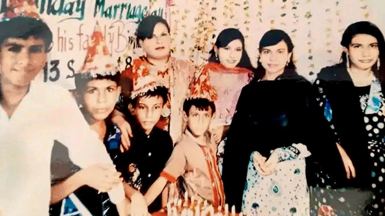 પાકિસ્તાનના ૯ સભ્યોના પરિવારનો બર્થ-ડે એક જ દિવસે