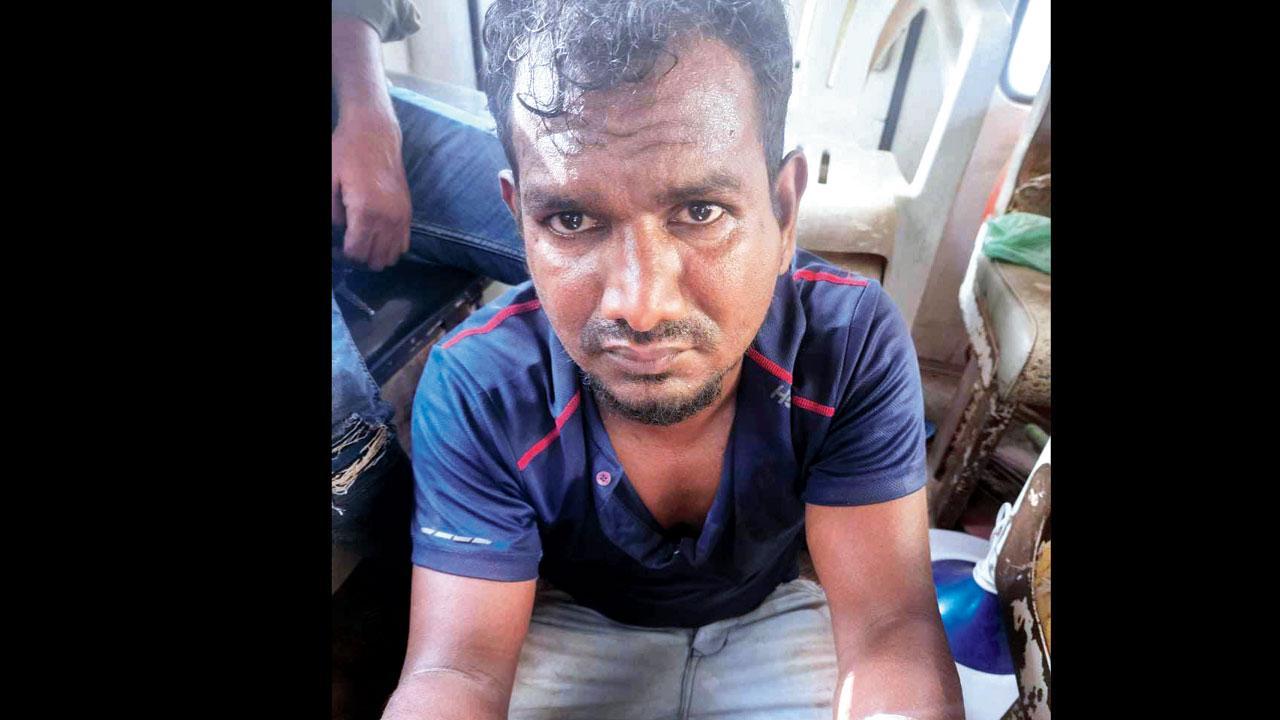 જુહુ પોલીસના હાથમાં આવી ગયેલા સિરિયલ મૉલેસ્ટર કલ્પેશ ગોપીનાથ  દેવધર સામે ૧૮ યુવતીની સતામણી કરવાના આરોપ છે