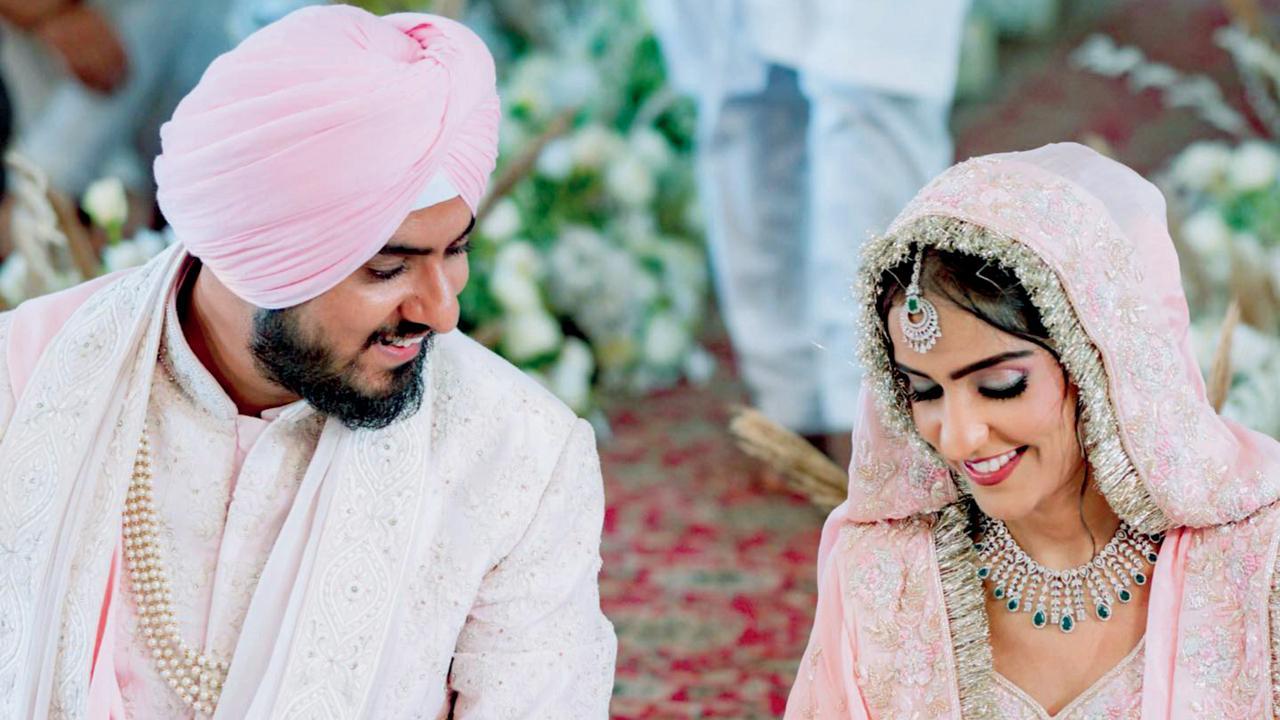 ગુરુદ્વારામાં સિંગર અસીસે કર્યાં મ્યુઝિશ્યન ગોલ્ડી સોહેલ સાથે લગ્ન